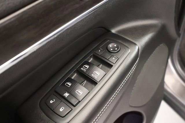 Used 2014 Jeep Grand Cherokee Limited w/ Trailer Tow Group IV image 11