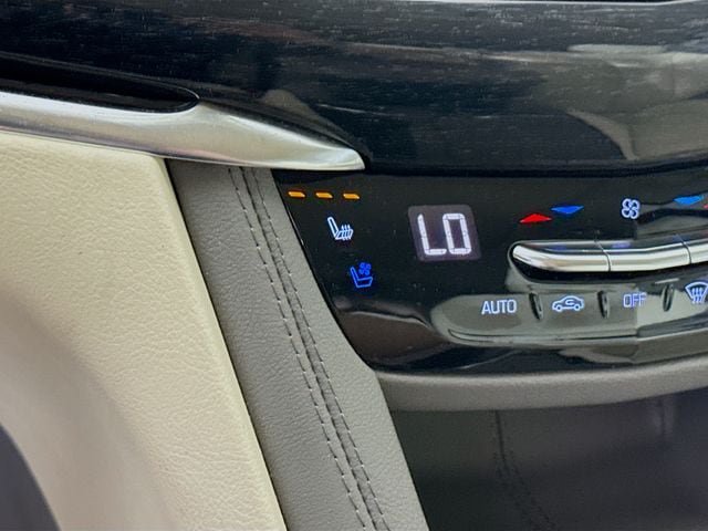 Used 2023 Cadillac XT6 Premium Luxury FWD image 21