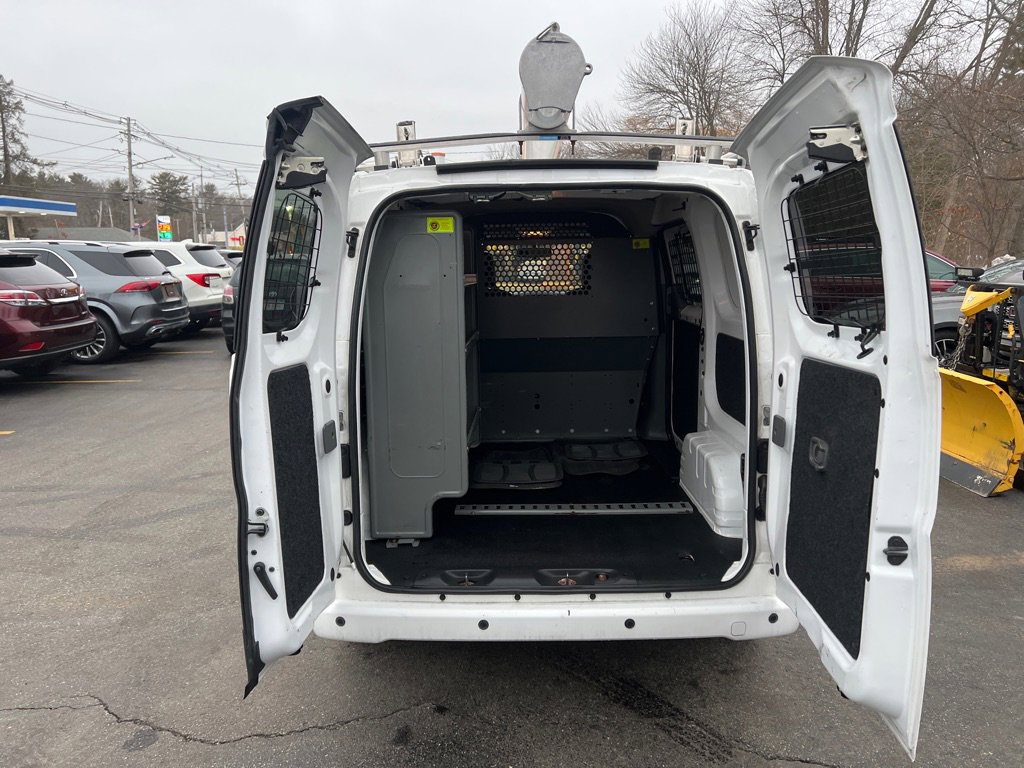 Used 2020 Nissan NV200 SV w/ Sliding Glass Door Package image 4