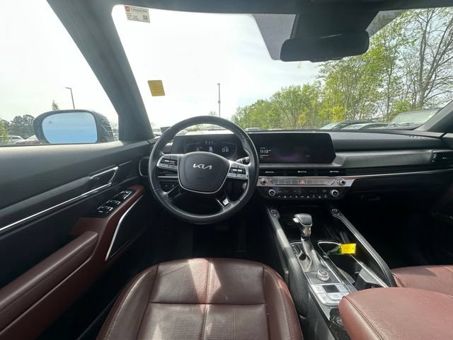 Used 2024 Kia Telluride EX w/ EX Captain's Chair Package FWD image 16