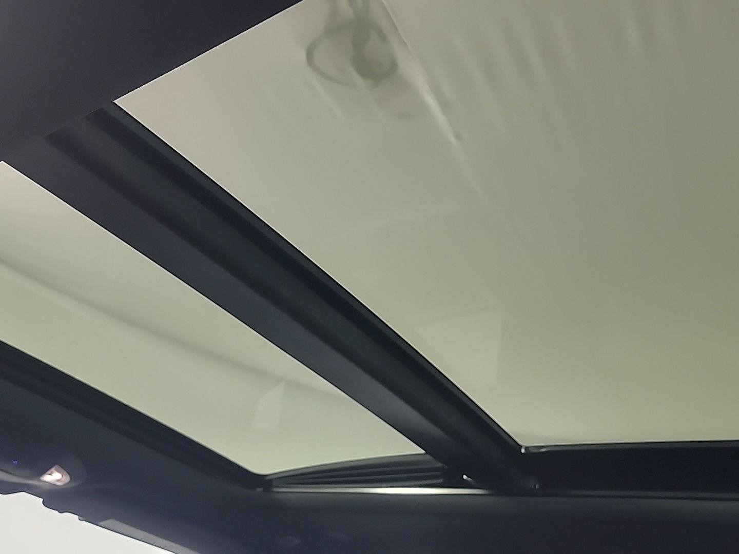 Used 2019 Chrysler Pacifica Touring-L Plus w/ Advanced Safetytec Group FWD image 25