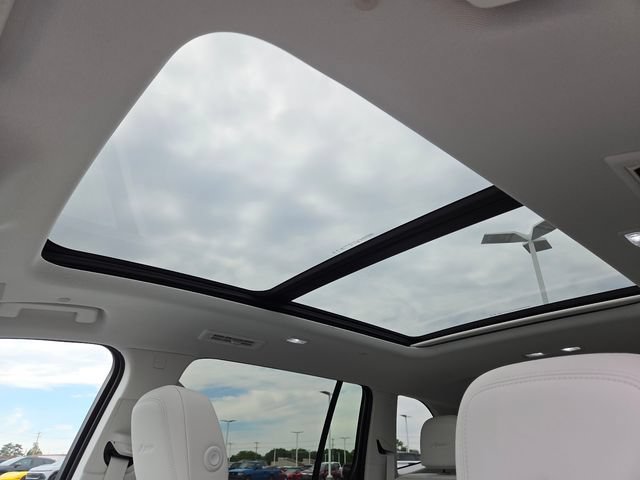 New 2026 Buick Enclave Avenir w/ Super Cruise Package FWD image 3