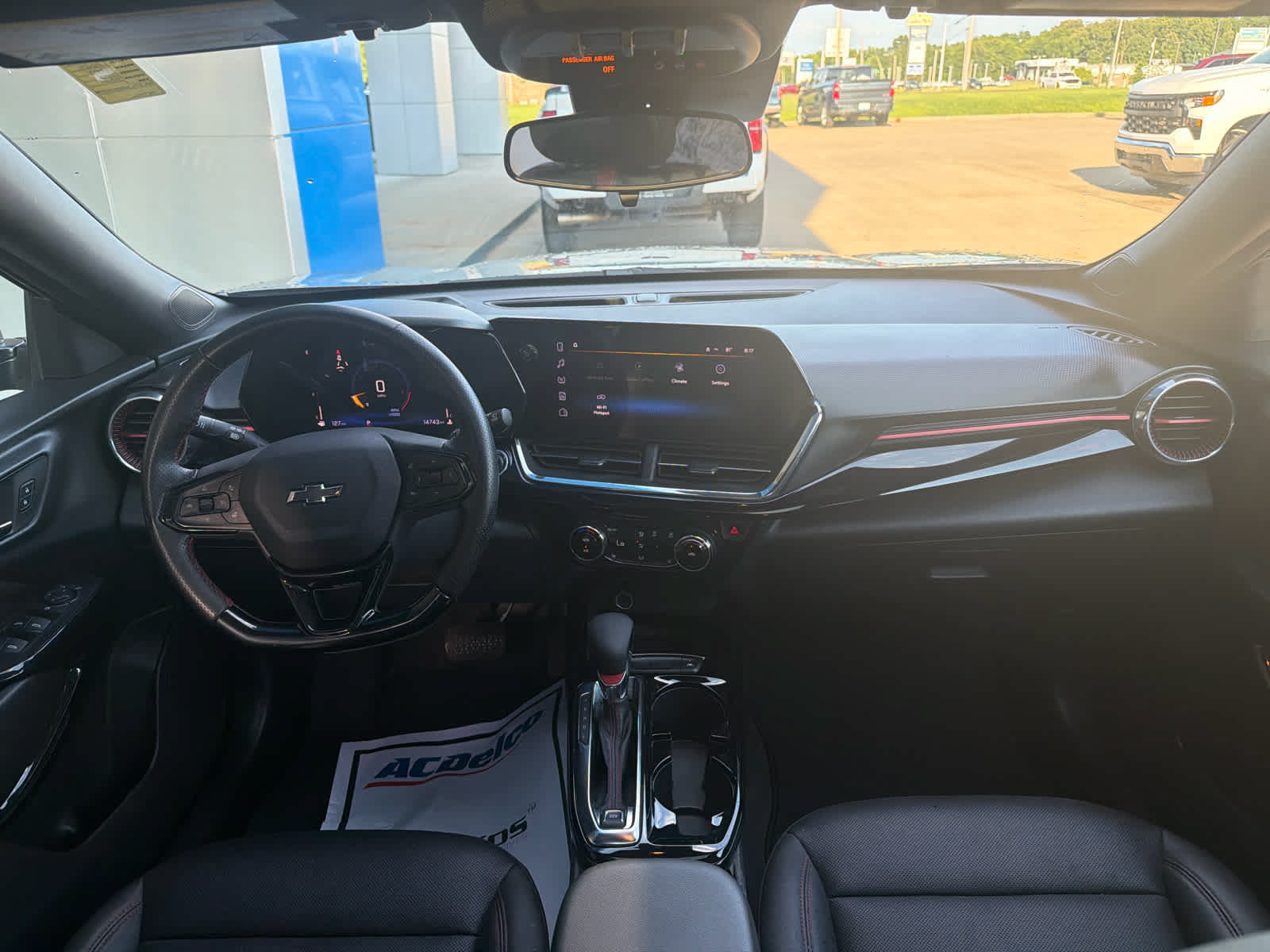 Used 2025 Chevrolet Trax RS w/ Sunroof Package FWD image 26