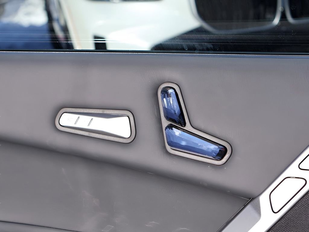 New 2025 BMW iX M60 image 50