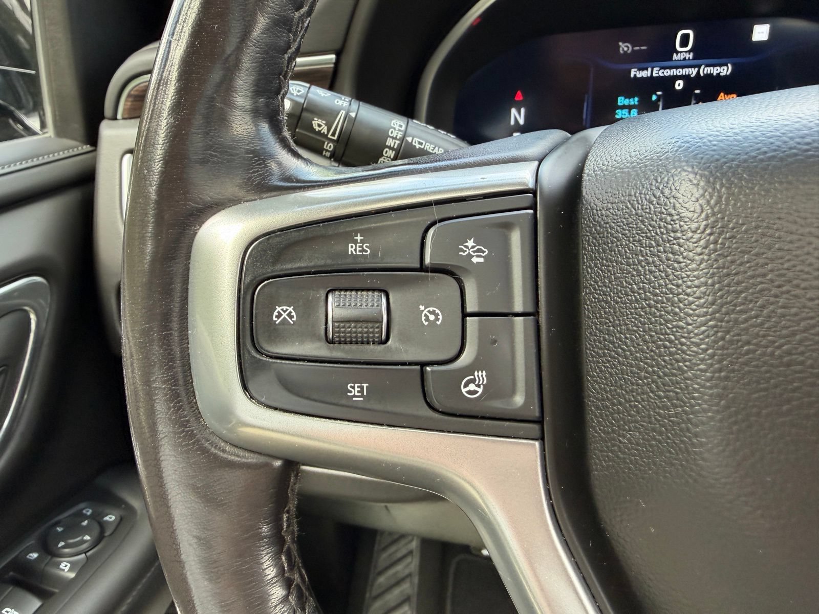 Used 2022 Chevrolet Tahoe LT w/ LT Signature Plus Package AWD/4WD image 21