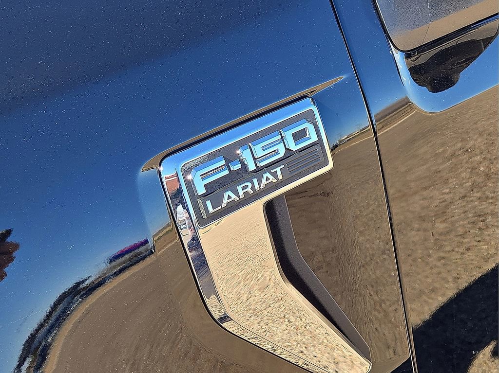 Used 2023 Ford F150 Lariat w/ Trailer Tow Package image 11