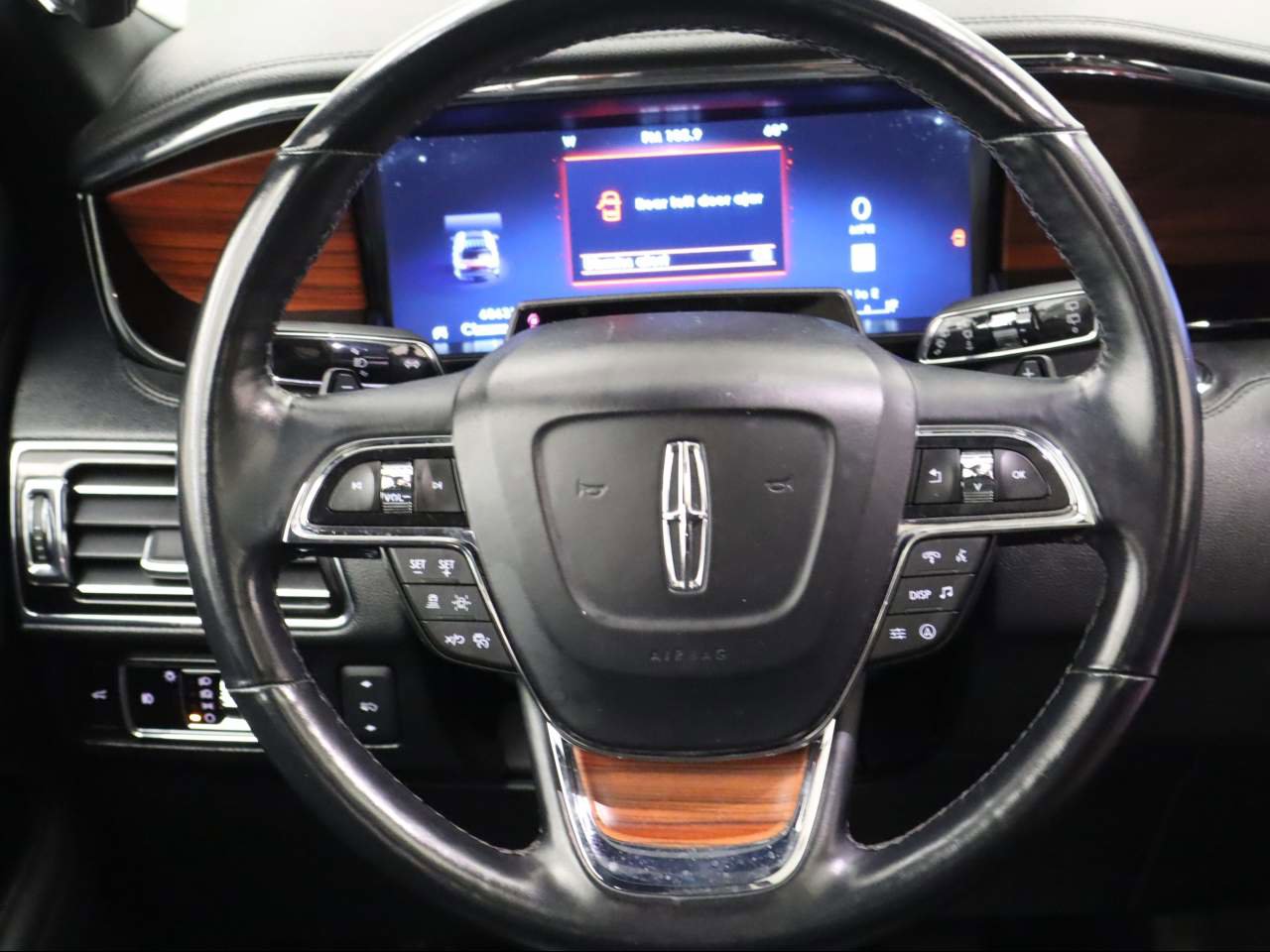 Used 2024 Lincoln Navigator Premiere image 15