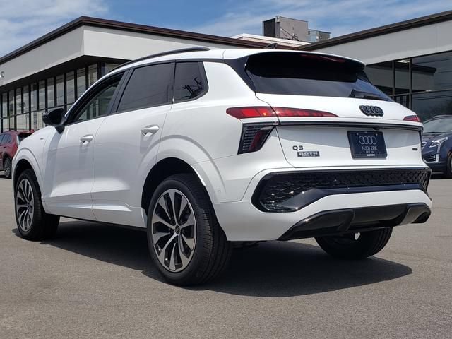 New 2026 Audi Q3 quattro 2.0T AWD/4WD image 5
