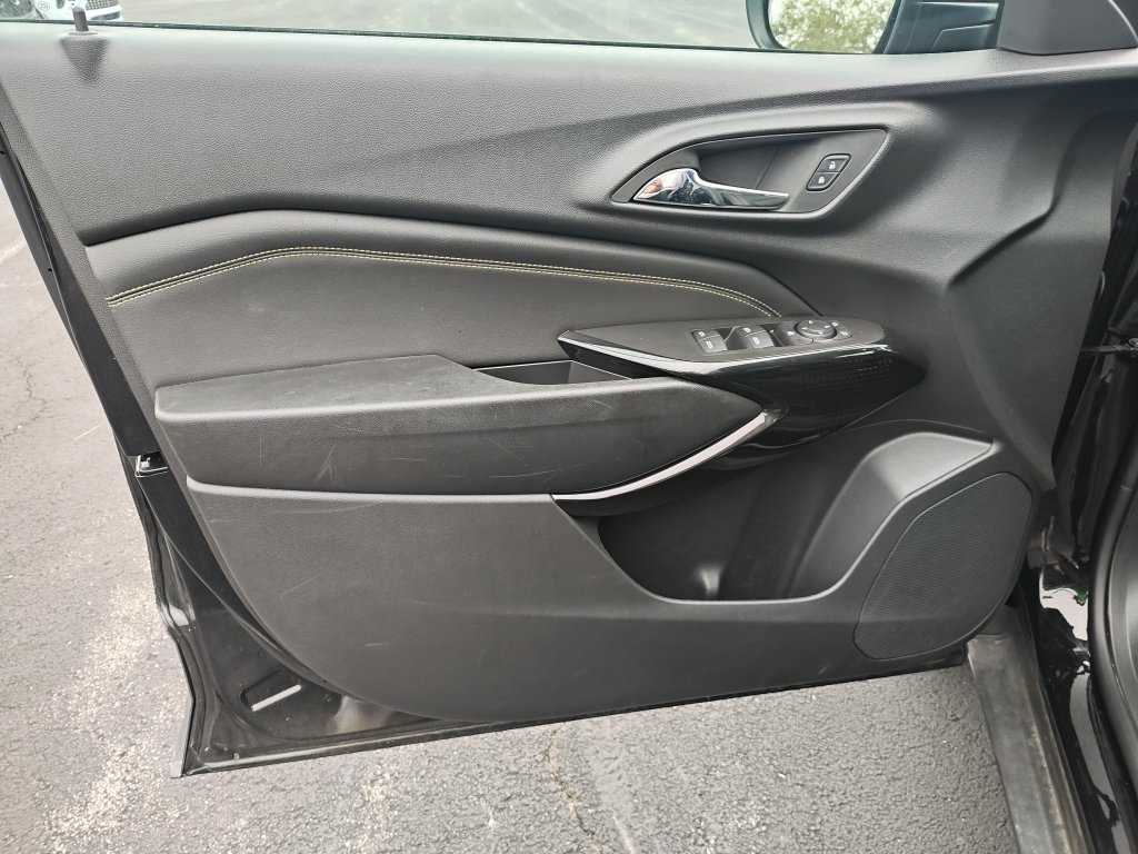 Used 2025 Chevrolet Trax ACTIV w/ Driver Confidence Package FWD image 14