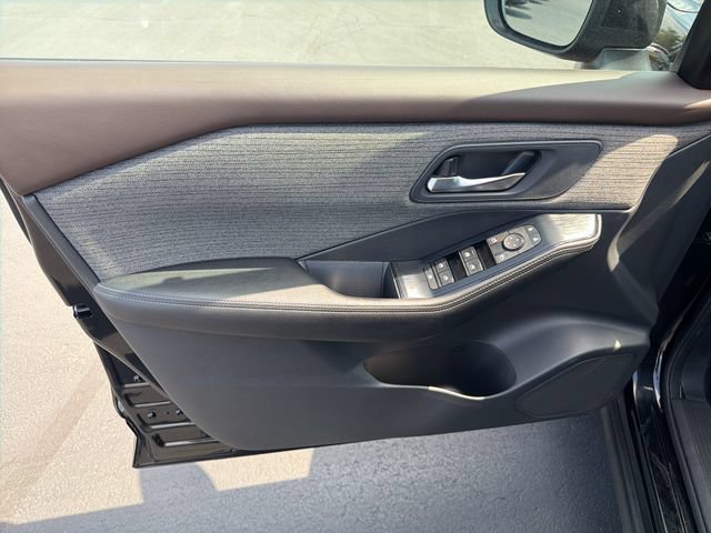 Used 2022 Nissan Rogue SV AWD/4WD image 10