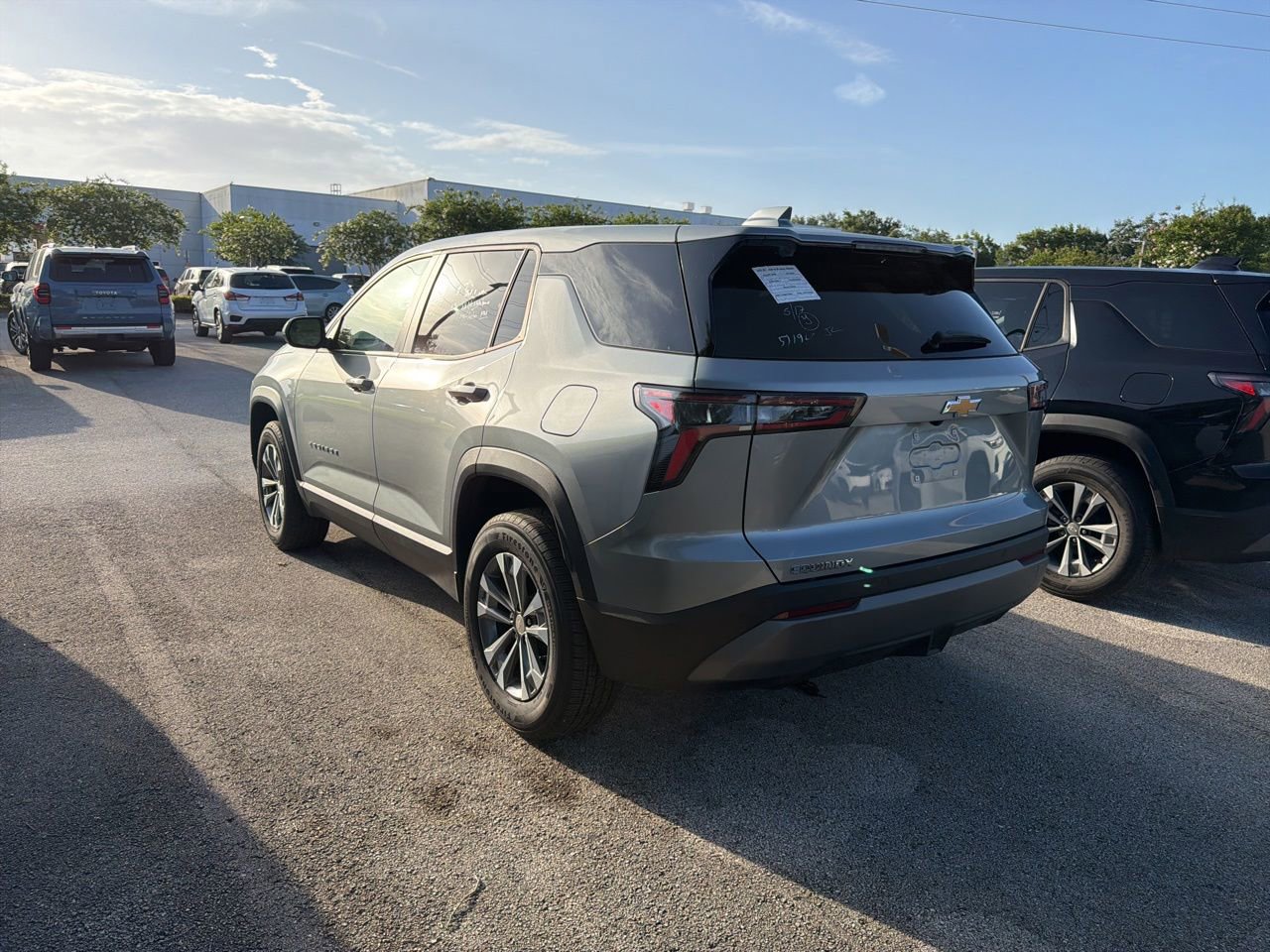 Used 2026 Chevrolet Equinox LT FWD image 2