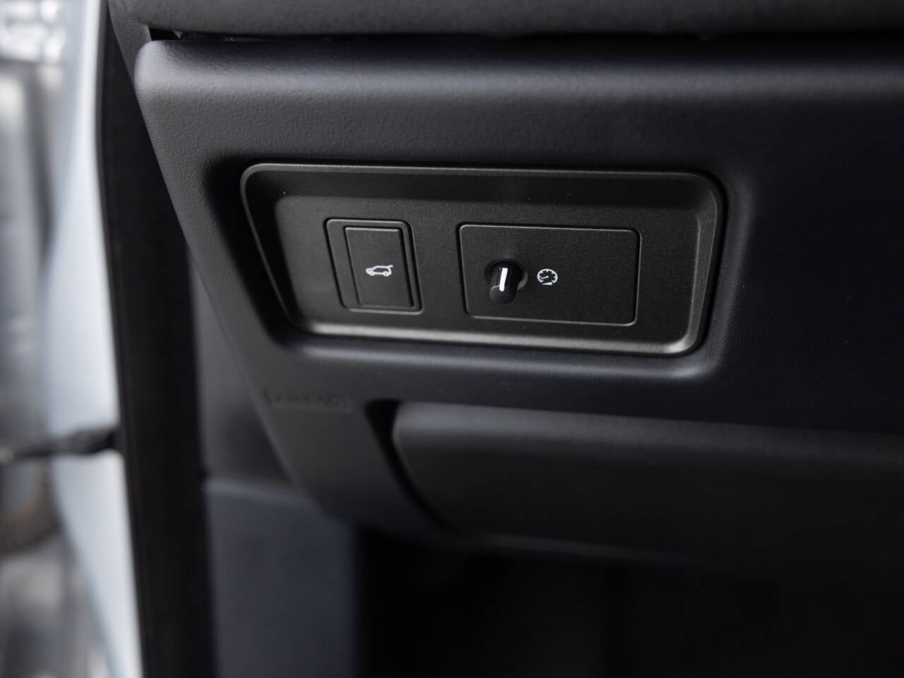 Used 2017 Land Rover Range Rover Evoque SE image 34