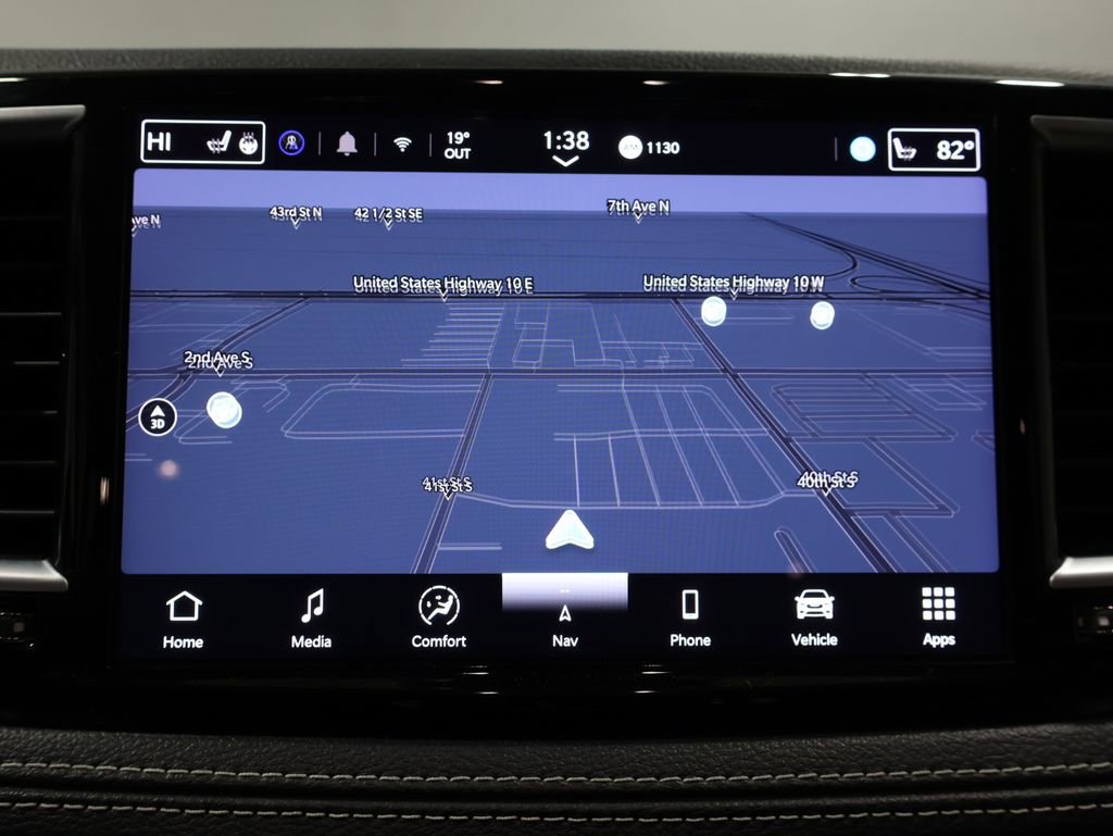 Used 2024 Chrysler Pacifica Limited image 34