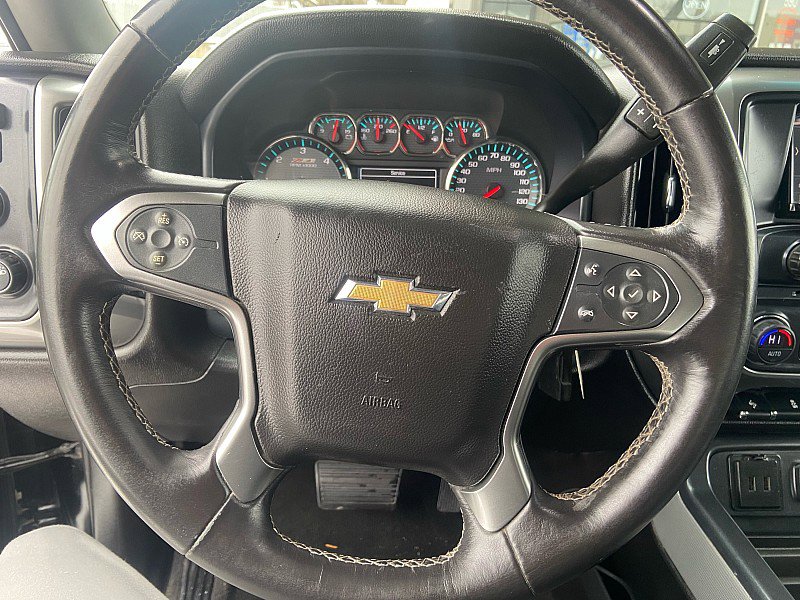 Used 2018 Chevrolet Silverado 1500 LT w/ Midnight Edition image 13