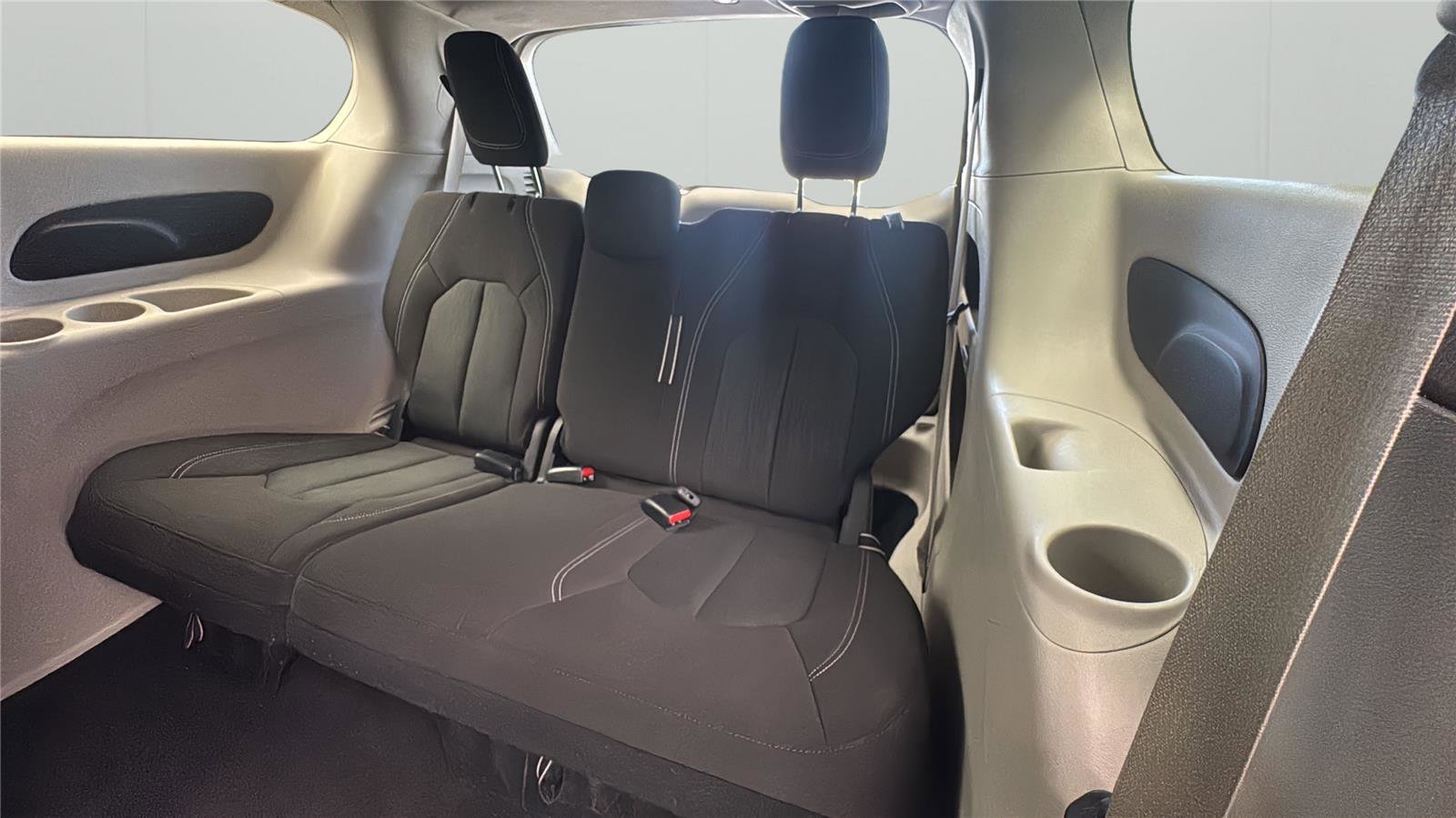 Used 2023 Chrysler Voyager LX FWD image 12