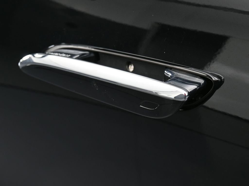 Used 2025 Mercedes-Benz E 350 4MATIC Sedan image 37