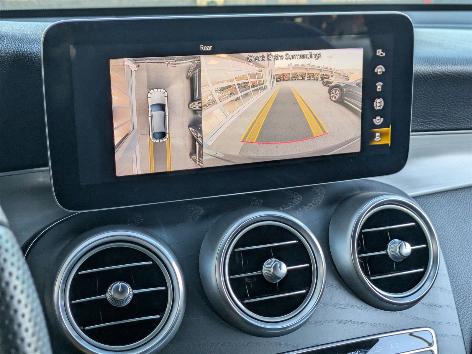 Used 2021 Mercedes-Benz GLC 300 4MATIC Coupe image 13