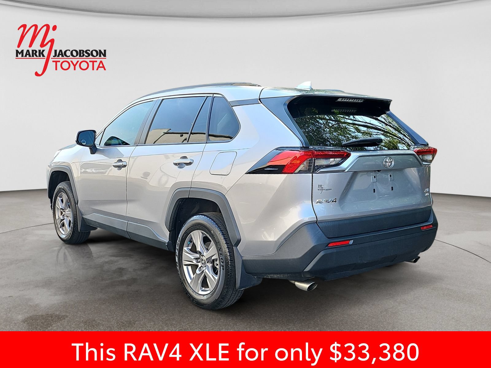 Used 2023 Toyota RAV4 XLE AWD/4WD image 14