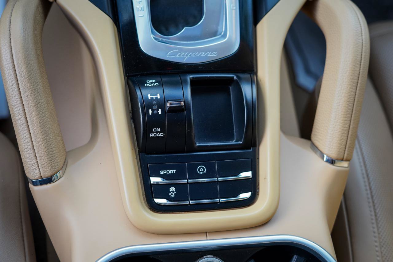 Used 2014 Porsche Cayenne AWD/4WD image 14