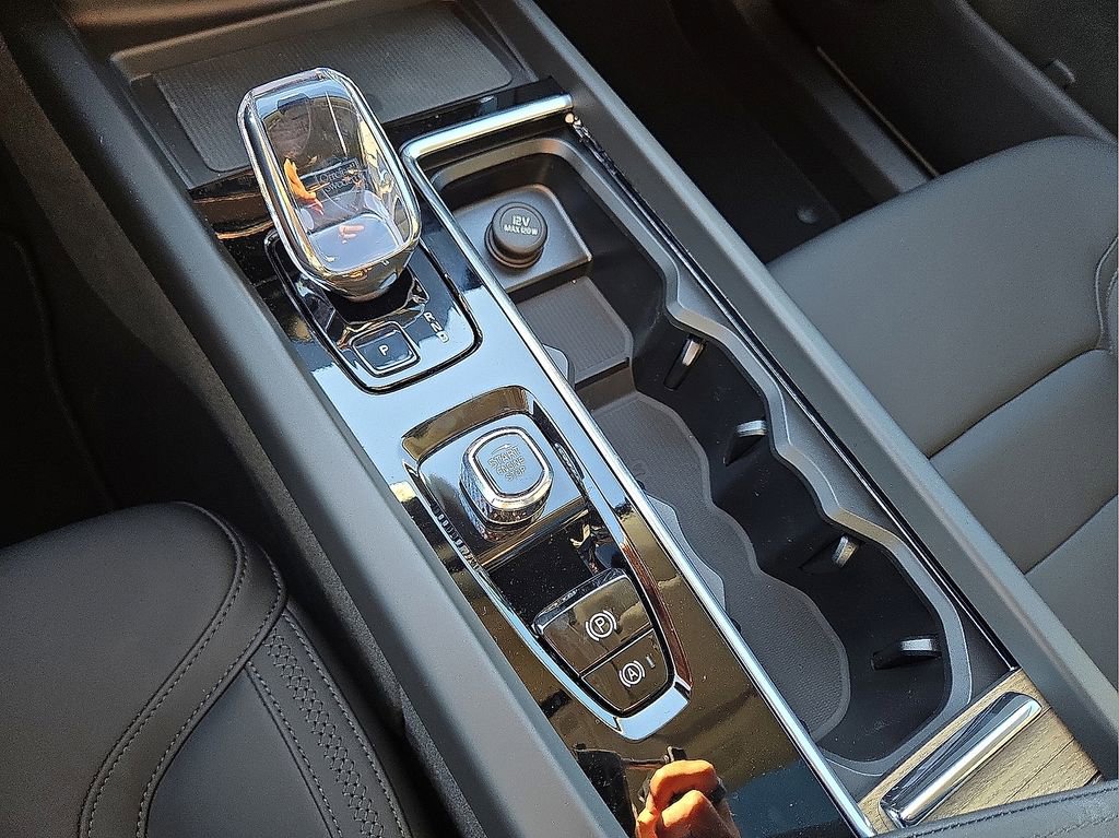 New 2026 Volvo XC60 B5 Core w/ Climate Package image 29