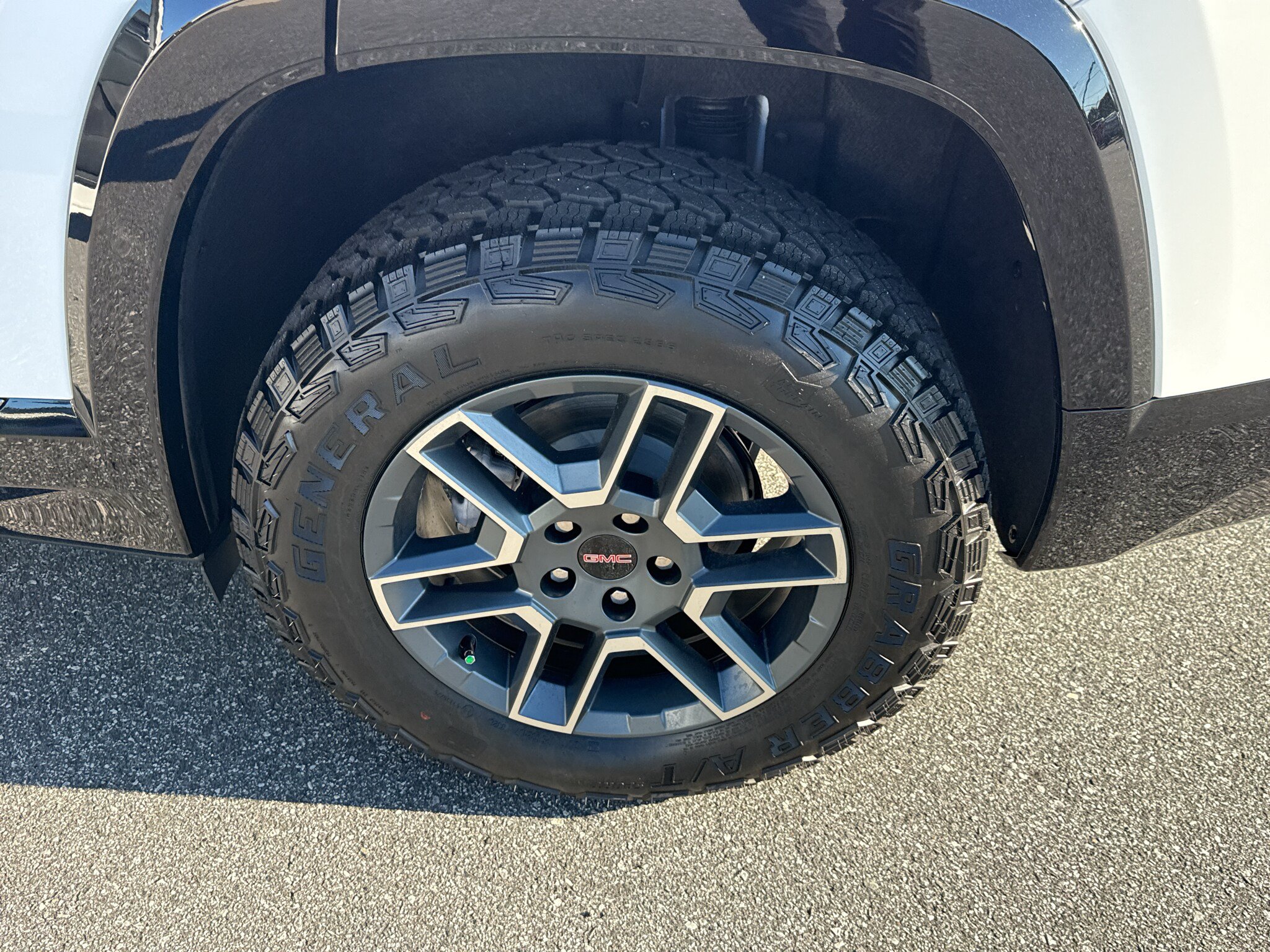 New 2027 GMC Terrain AT4 w/ Convenience Package III AWD/4WD image 23