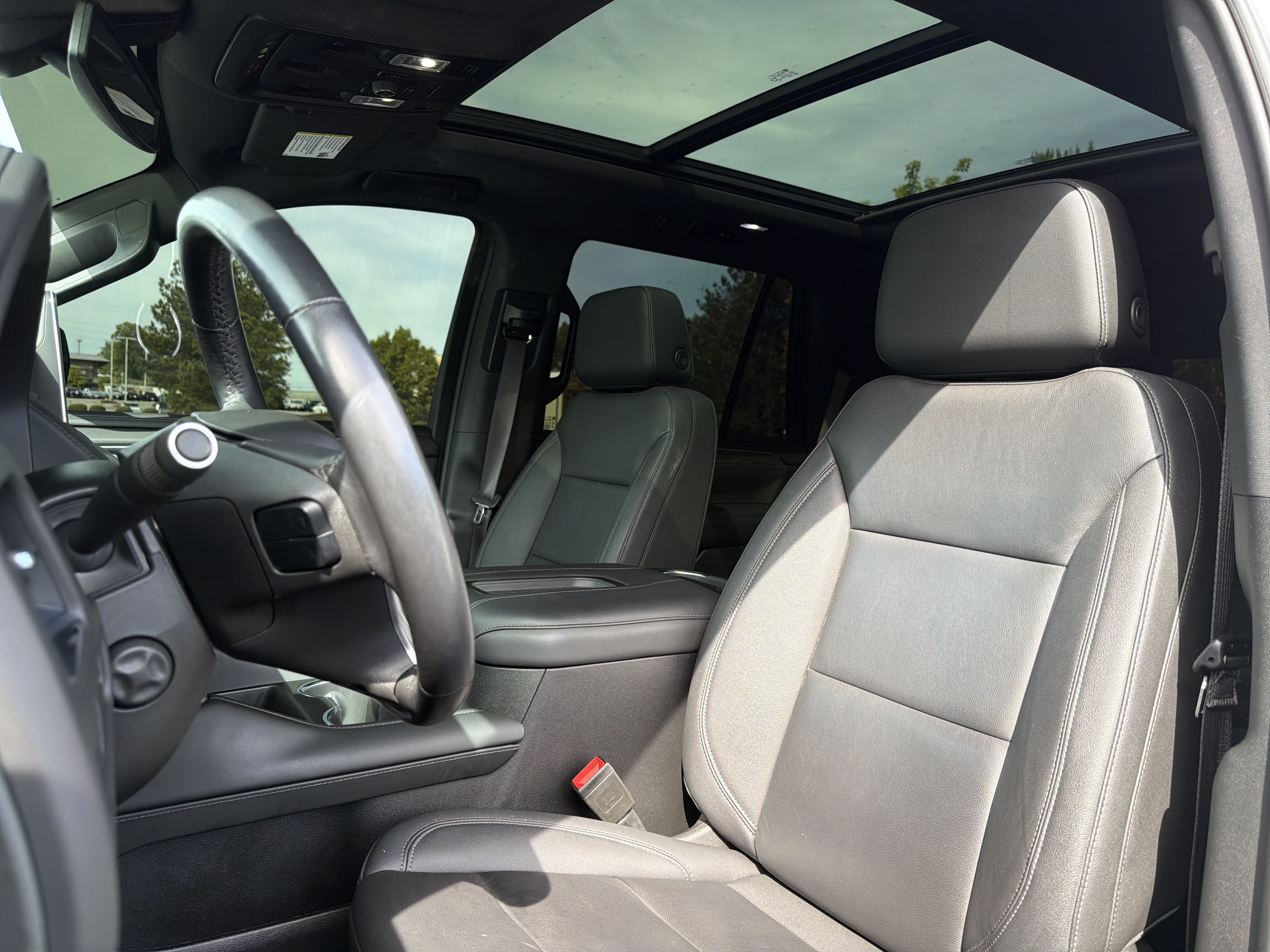 Used 2022 Chevrolet Tahoe LT w/ LT Signature Plus Package RWD image 7