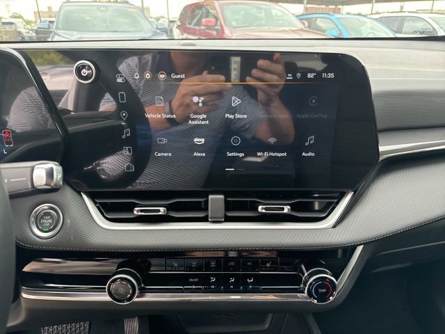 New 2025 Chevrolet Equinox LT w/ Safety and Technology Package image 16