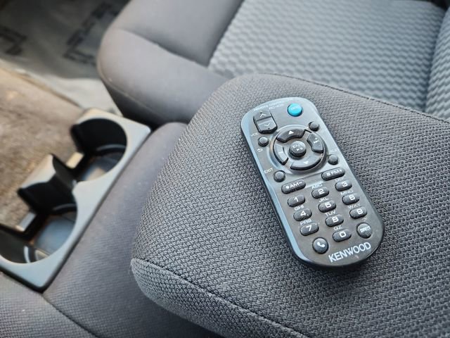 Used 2011 GMC Canyon SLE image 37