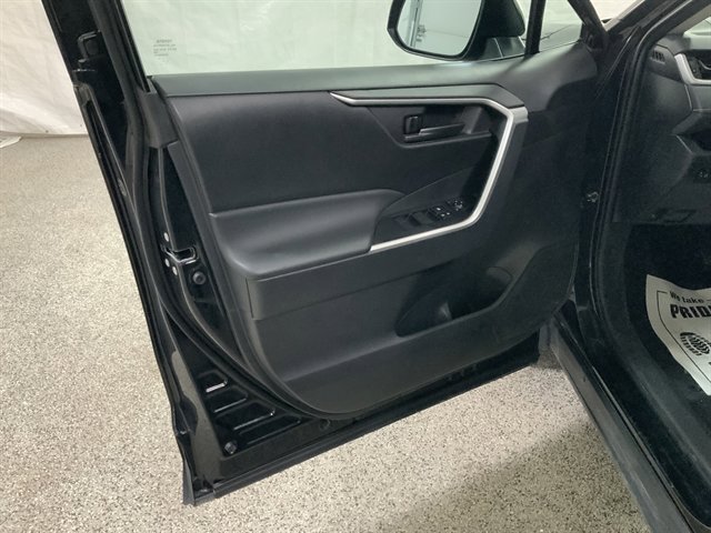 Used 2024 Toyota RAV4 LE AWD/4WD image 15