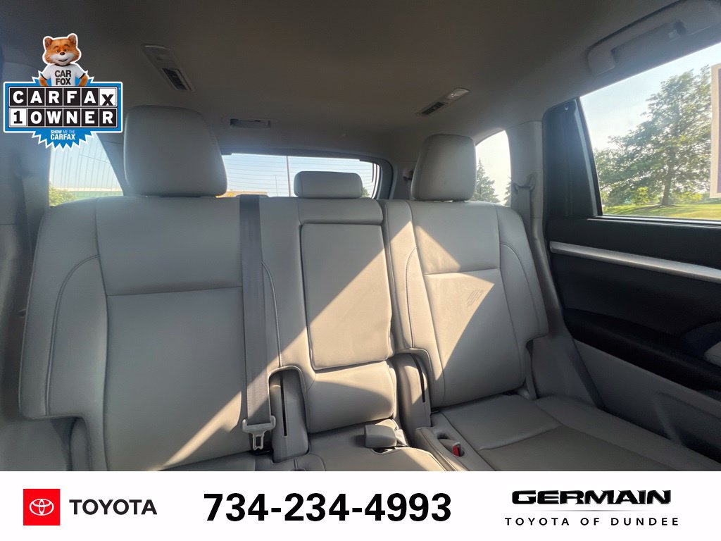 Used 2019 Toyota Highlander XLE AWD/4WD image 28