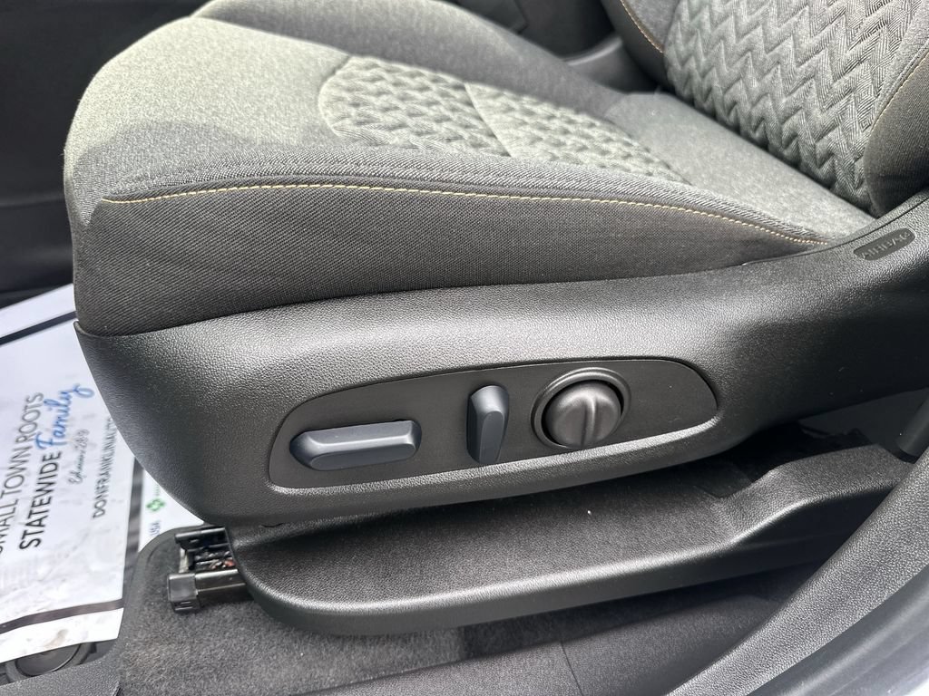 Used 2024 Chevrolet Equinox LT w/ LPO, Floor Liner Package AWD/4WD image 12