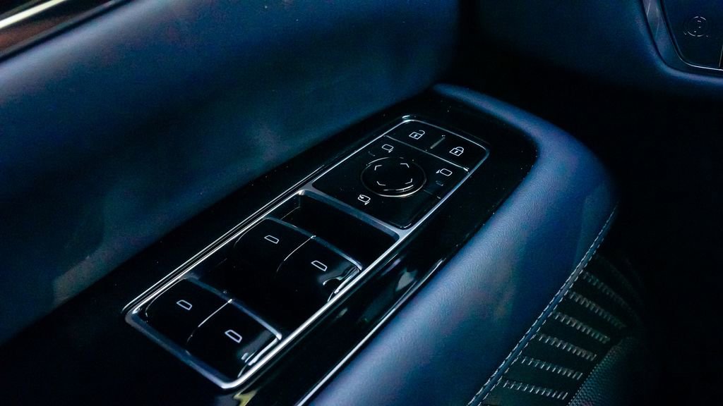 New 2025 Cadillac Escalade IQ Sport 2 w/ LPO, ONYX Package image 27