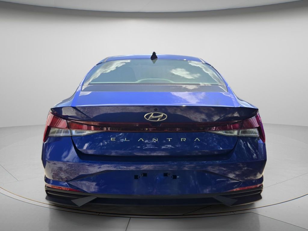 Used 2023 Hyundai Elantra SEL w/ Convenience Package FWD image 5