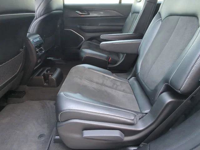 Certified 2021 Jeep Grand Cherokee L Laredo AWD/4WD image 23