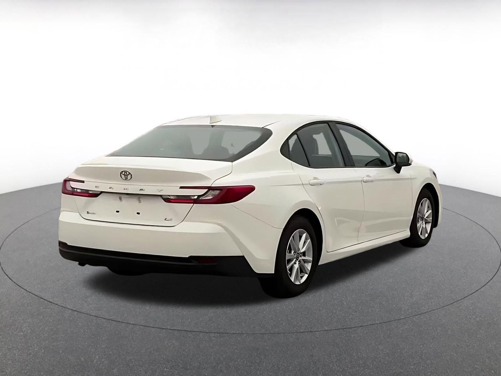 Used 2025 Toyota Camry LE image 14