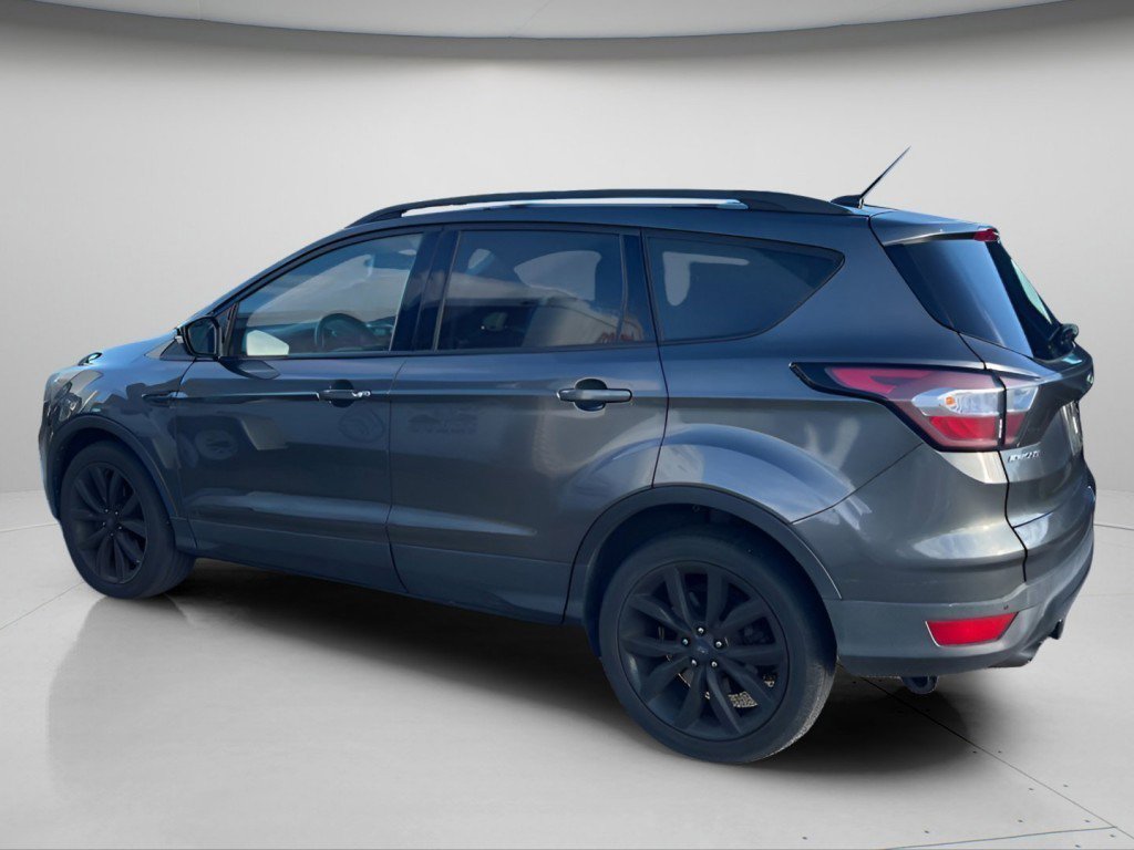 Used 2017 Ford Escape Titanium image 9