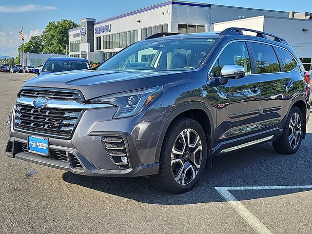 Used 2023 Subaru Ascent Limited w/ Technology Package AWD/4WD image 3
