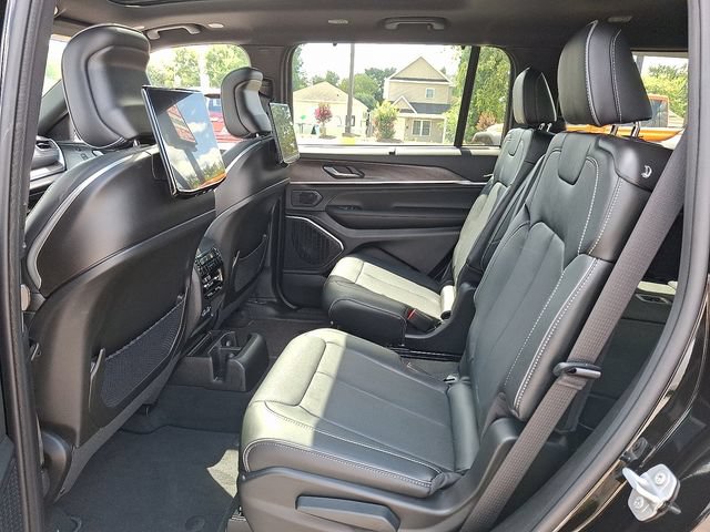 New 2025 Jeep Grand Cherokee L Overland w/ Luxury Tech Group IV AWD/4WD image 9