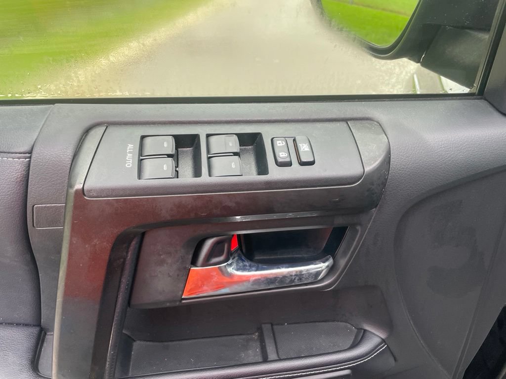 Used 2019 Toyota 4Runner Limited AWD/4WD image 18