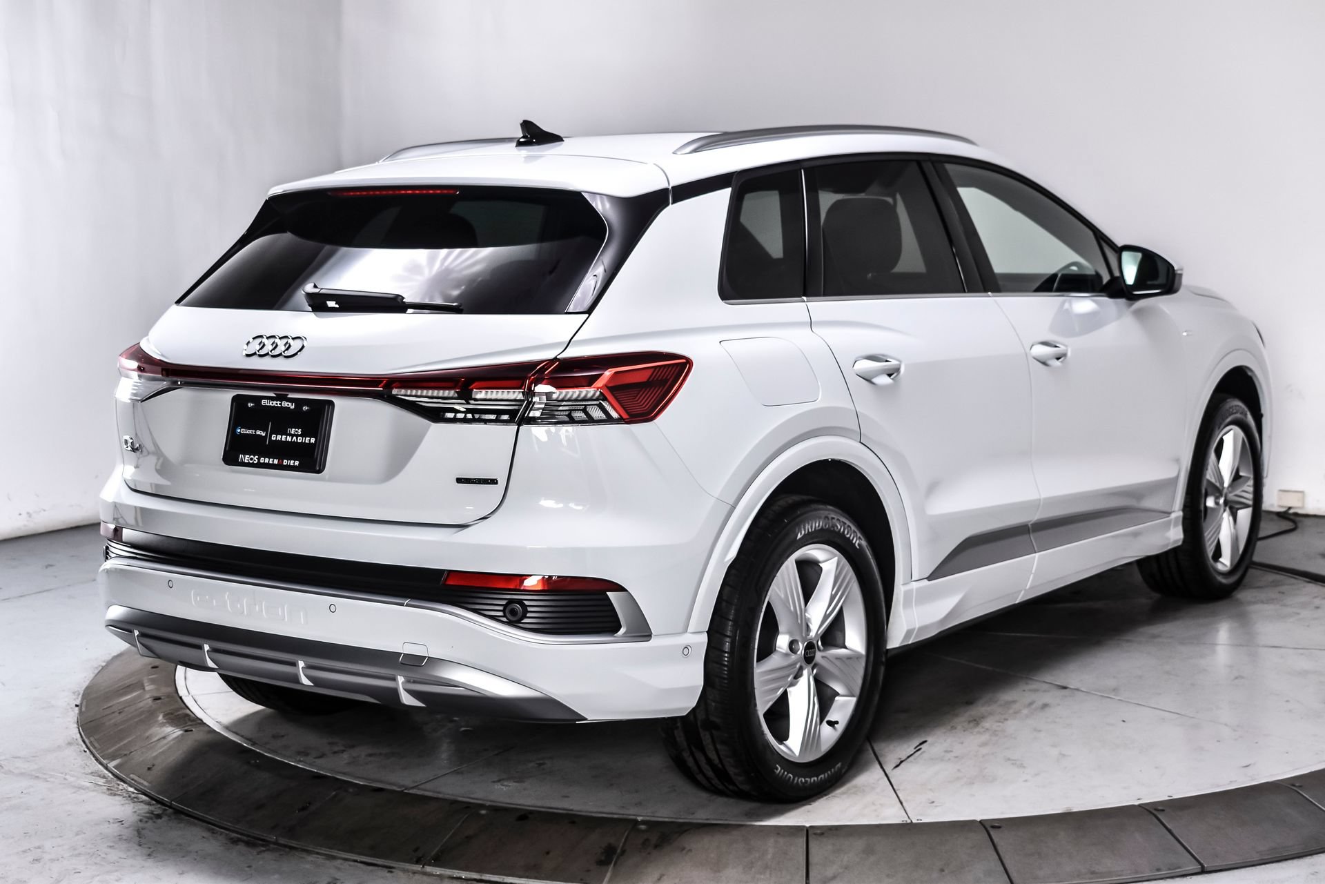 Used 2024 Audi Q4 e-tron Premium Plus AWD/4WD image 5