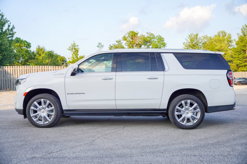 Used 2021 Chevrolet Suburban High Country w/ Premium Package AWD/4WD image 4