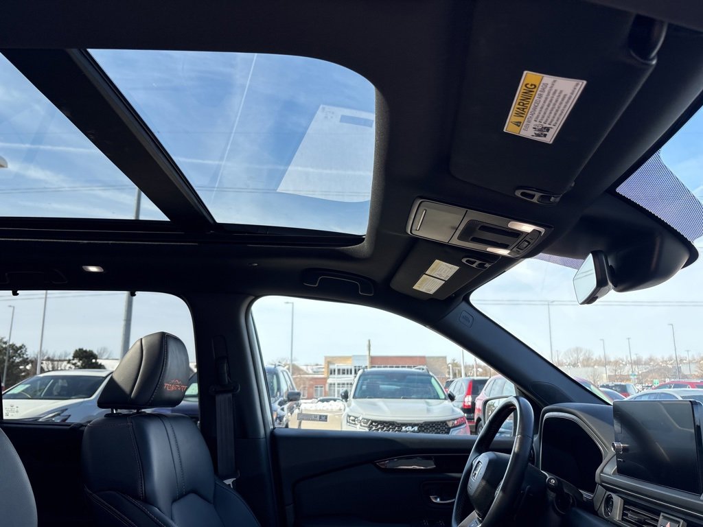 Used 2024 Honda Pilot TrailSport image 33