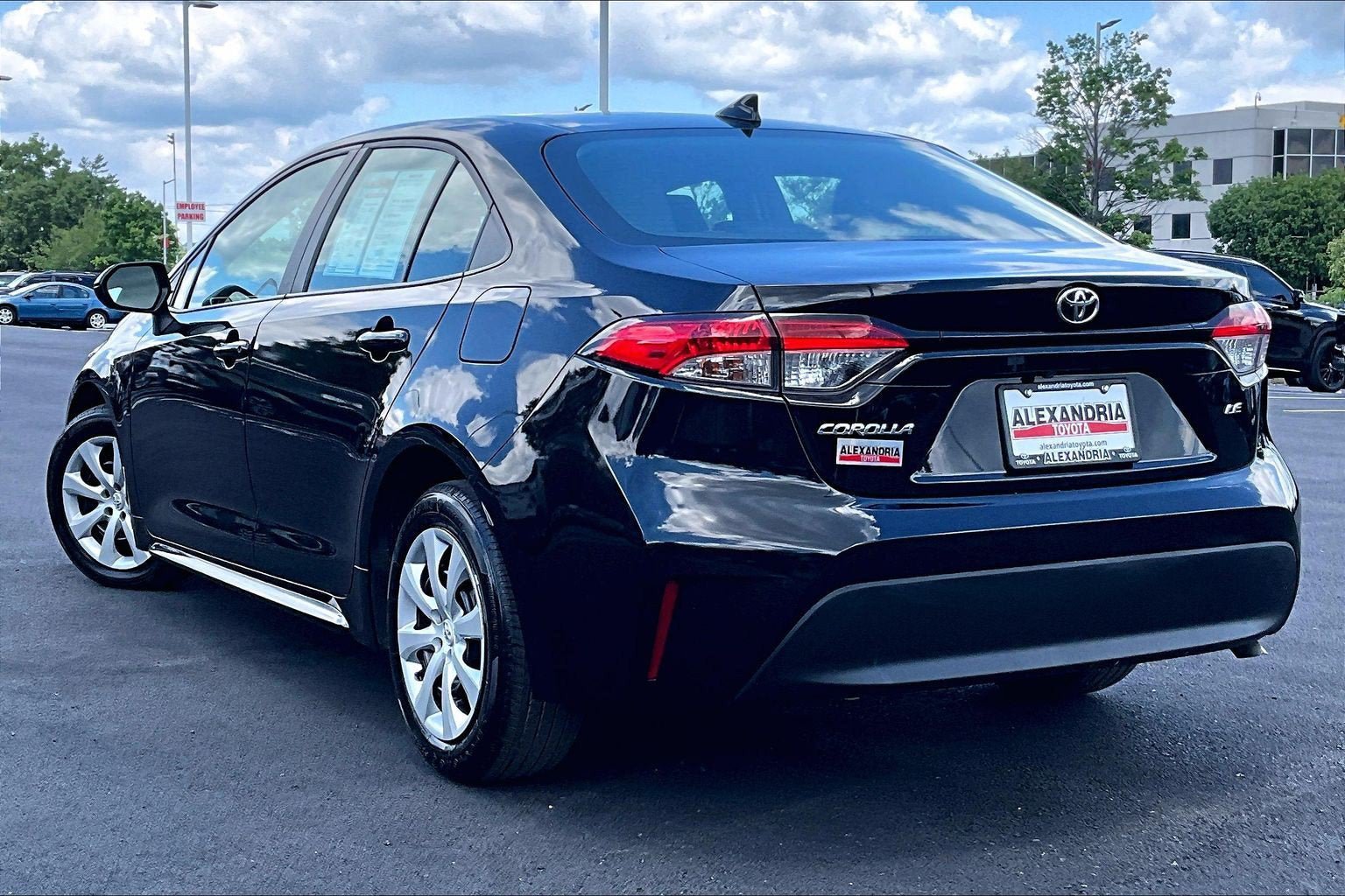 Used 2024 Toyota Corolla LE FWD image 11