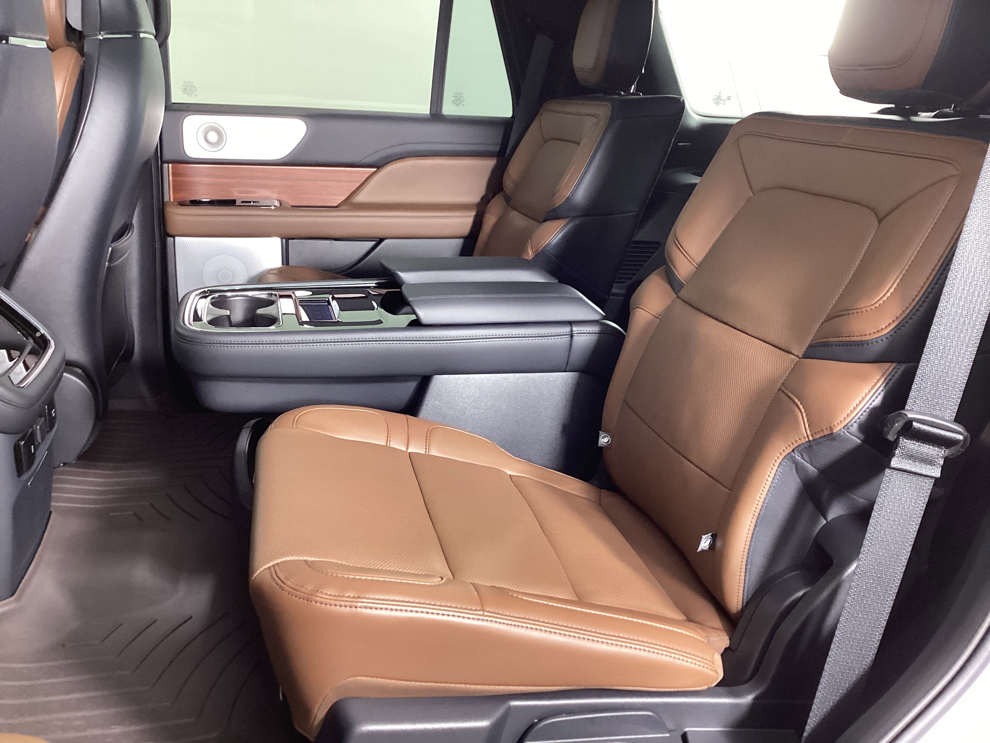 Used 2024 Lincoln Navigator Reserve image 32