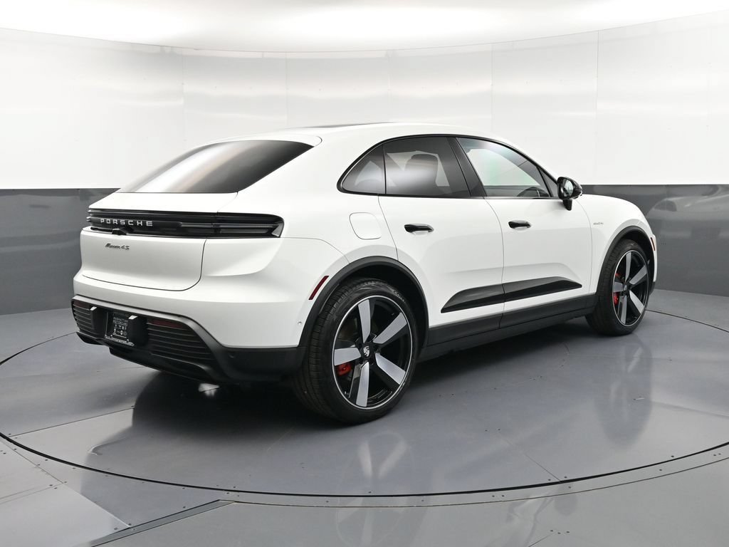 Certified 2025 Porsche Macan 4S Electric AWD/4WD image 8