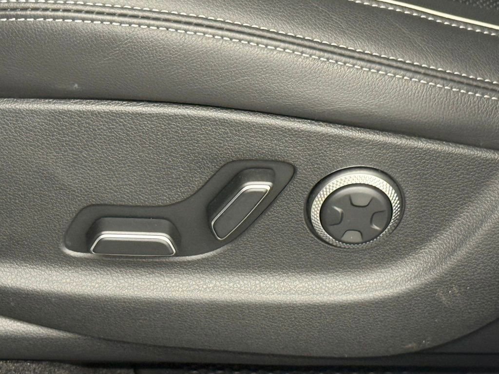 Used 2026 Genesis GV70 2.5T Advanced image 22