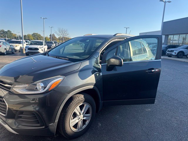 Used 2019 Chevrolet Trax LT w/ Driver Confidence Package AWD/4WD image 2