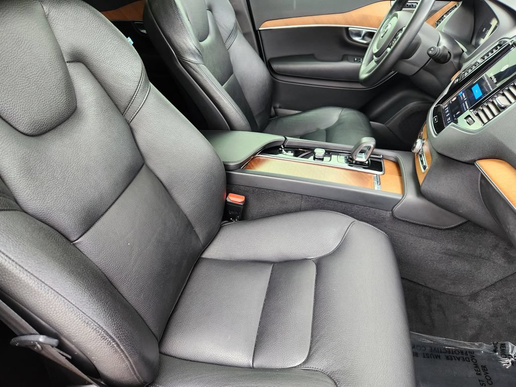 Used 2023 Volvo XC90 B6 Plus w/ Protection Package AWD/4WD image 5