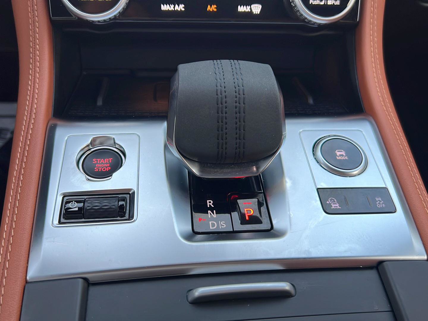 Certified 2026 Jaguar F-PACE R-Dynamic S AWD/4WD image 15