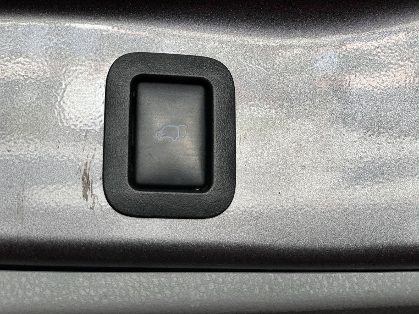 Used 2016 Toyota Highlander XLE AWD/4WD image 10